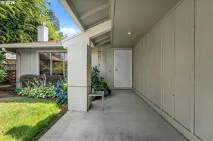 10160 SW Century Oak Dr, Tigard, OR 97224 - Photo 2