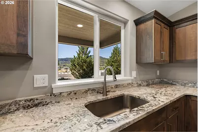 374 Bentgrass Ct, Sutherlin, OR 97479 - Photo 18