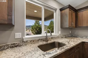 374 Bentgrass Ct, Sutherlin, OR 97479 - Photo 18