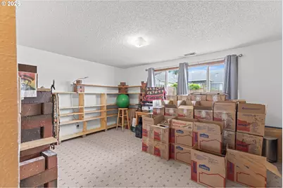 2060 Hayes St, North Bend, OR 97459 - Photo 22