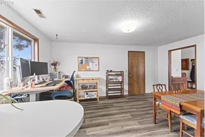 2060 Hayes St, North Bend, OR 97459 - Photo 10
