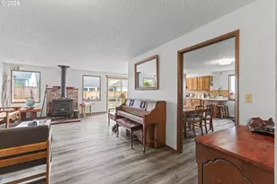 2060 Hayes St, North Bend, OR 97459 - Photo 20