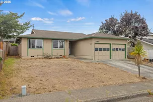 2060 Hayes St, North Bend, OR 97459 - Photo 1