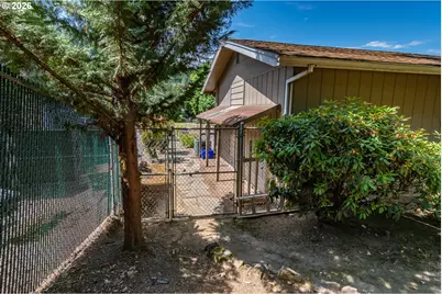 209 North River Dr, Roseburg, OR 97470 - Photo 38
