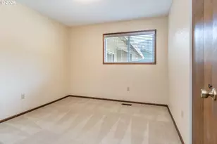 209 North River Dr, Roseburg, OR 97470 - Photo 18