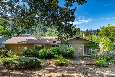 209 North River Dr, Roseburg, OR 97470 - Photo 34