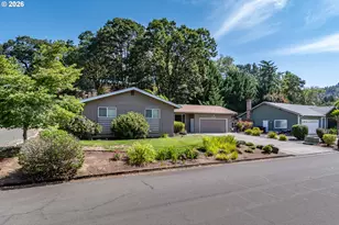 209 North River Dr, Roseburg, OR 97470 - Photo 42