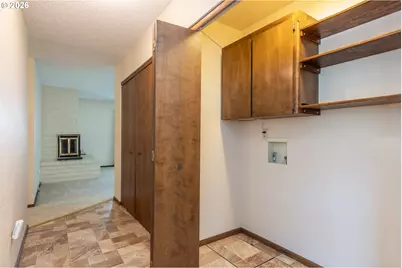 209 North River Dr, Roseburg, OR 97470 - Photo 16