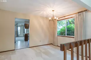 209 North River Dr, Roseburg, OR 97470 - Photo 6