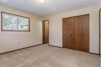 209 North River Dr, Roseburg, OR 97470 - Photo 26