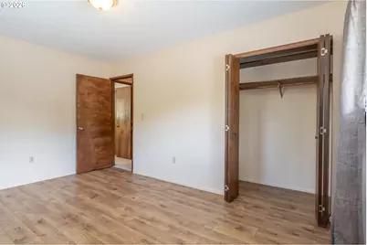 209 North River Dr, Roseburg, OR 97470 - Photo 24
