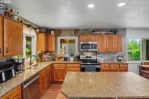 318 Westfield St, Silverton, OR 97381 - Photo 6