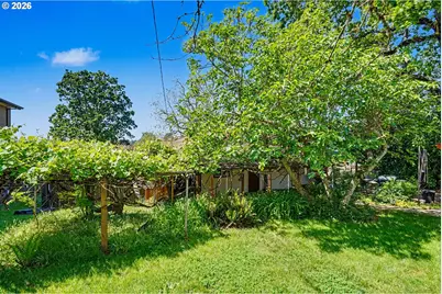 318 Westfield St, Silverton, OR 97381 - Photo 4