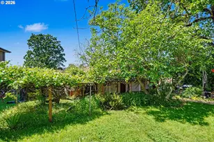318 Westfield St, Silverton, OR 97381 - Photo 4
