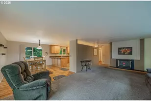 1070 E 15th St, Coquille, OR 97423 - Photo 14