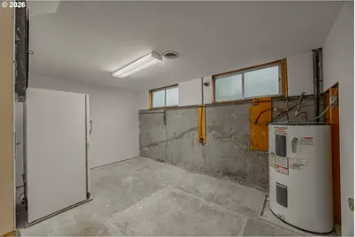 1070 E 15th St, Coquille, OR 97423 - Photo 30