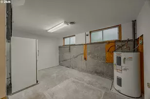 1070 E 15th St, Coquille, OR 97423 - Photo 30