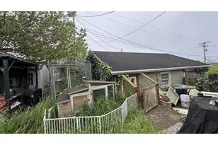 94230 2nd St, Gold Beach, OR 97444 - Photo 8