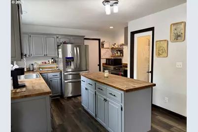 1119 NE Lisa Way, Myrtle Creek, OR 97457 - Photo 6