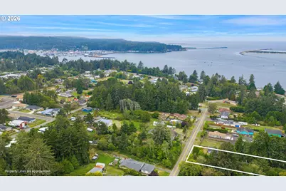 90913 Robertson Ln, Coos Bay, OR 97420 - Photo 18