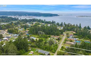 90913 Robertson Ln, Coos Bay, OR 97420 - Photo 18