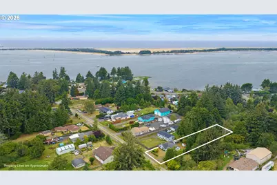 90913 Robertson Ln, Coos Bay, OR 97420 - Photo 2