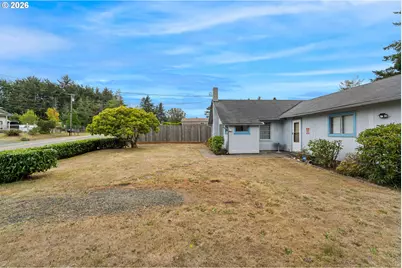 90913 Robertson Ln, Coos Bay, OR 97420 - Photo 4