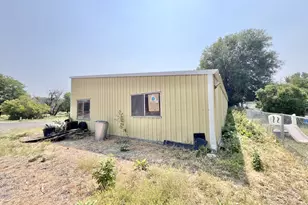 530 Riverside Dr, Burns, OR 97720 - Photo 8