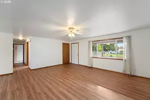 805 Willow St, Kelso, WA 98626 - Photo 6