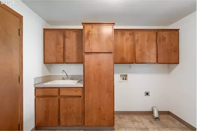 805 Willow St, Kelso, WA 98626 - Photo 16