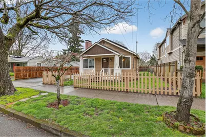 8944 N Clarendon Ave, Portland, OR 97203 - Photo 1