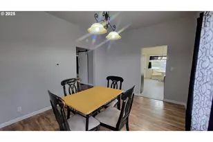 523 SE Rice Ave, Roseburg, OR 97470 - Photo 10