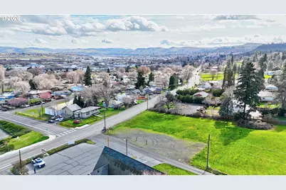 W 10th St, The Dalles, OR 97058 - Photo 14