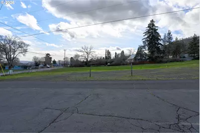 W 10th St, The Dalles, OR 97058 - Photo 4