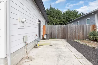 211 SE Woody Ct, Myrtle Creek, OR 97457 - Photo 36
