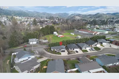 211 SE Woody Ct, Myrtle Creek, OR 97457 - Photo 44