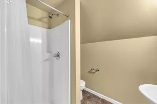 12312 NE Brazee St, Portland, OR 97230 - Photo 32