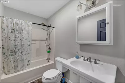 12312 NE Brazee St, Portland, OR 97230 - Photo 24