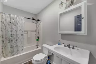 12312 NE Brazee St, Portland, OR 97230 - Photo 24