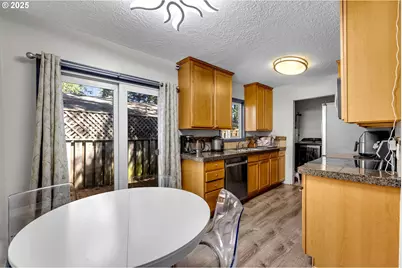 12312 NE Brazee St, Portland, OR 97230 - Photo 10