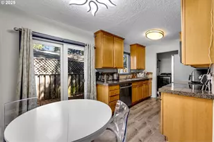 12312 NE Brazee St, Portland, OR 97230 - Photo 10