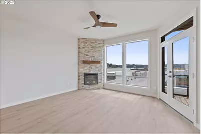 815 SW 13th St #3, Newport, OR 97365 - Photo 6