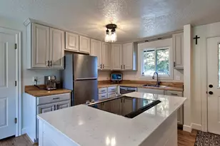 8206 SW Ponca Ct, Tualatin, OR 97062 - Photo 2
