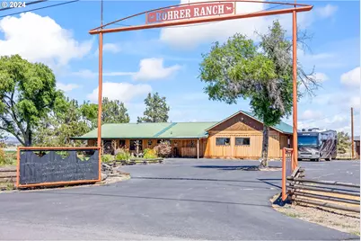 3068 SW Reif Rd, Powell Butte, OR 97753 - Photo 2