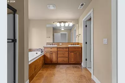 10932 SE Hilltop Ct, Happy Valley, OR 97086 - Photo 28