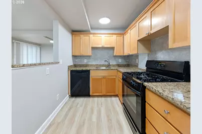 1205 SW Cardinell Dr #609, Portland, OR 97201 - Photo 12