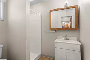 298 51st St, Springfield, OR 97478 - Photo 16