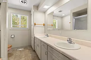 298 51st St, Springfield, OR 97478 - Photo 10