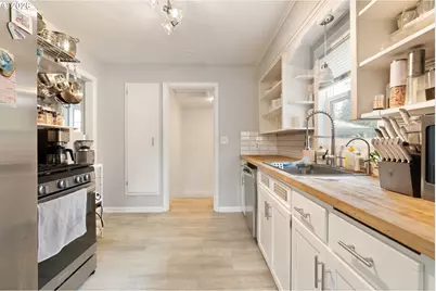 10520 SE Holgate Blvd, Portland, OR 97266 - Photo 10