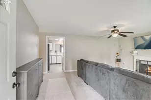 1228 NW Westridge St, Vancouver, WA 98665 - Photo 2